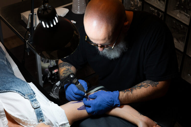 Come evitare di rovinare il tuo tatuaggio appena fatto