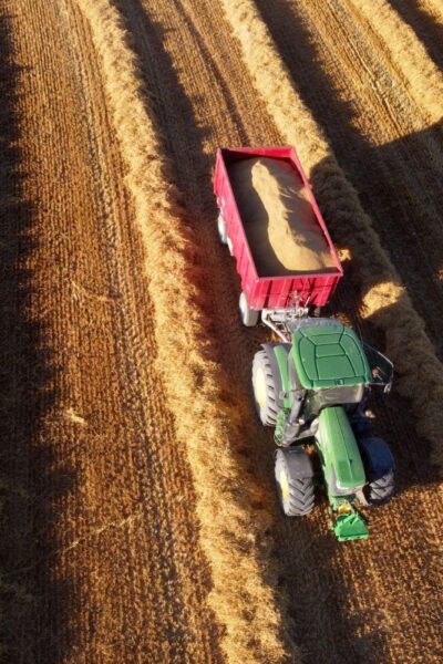 Noleggio trattori Siena: come scegliere la soluzione più vantaggiosa per la tua azienda agricola