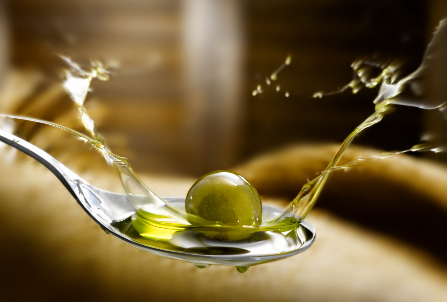 Cosmetici naturali all’olio d’oliva: proprietà e vantaggi Cosmetici naturali all’olio d’oliva: proprietà e vantaggi